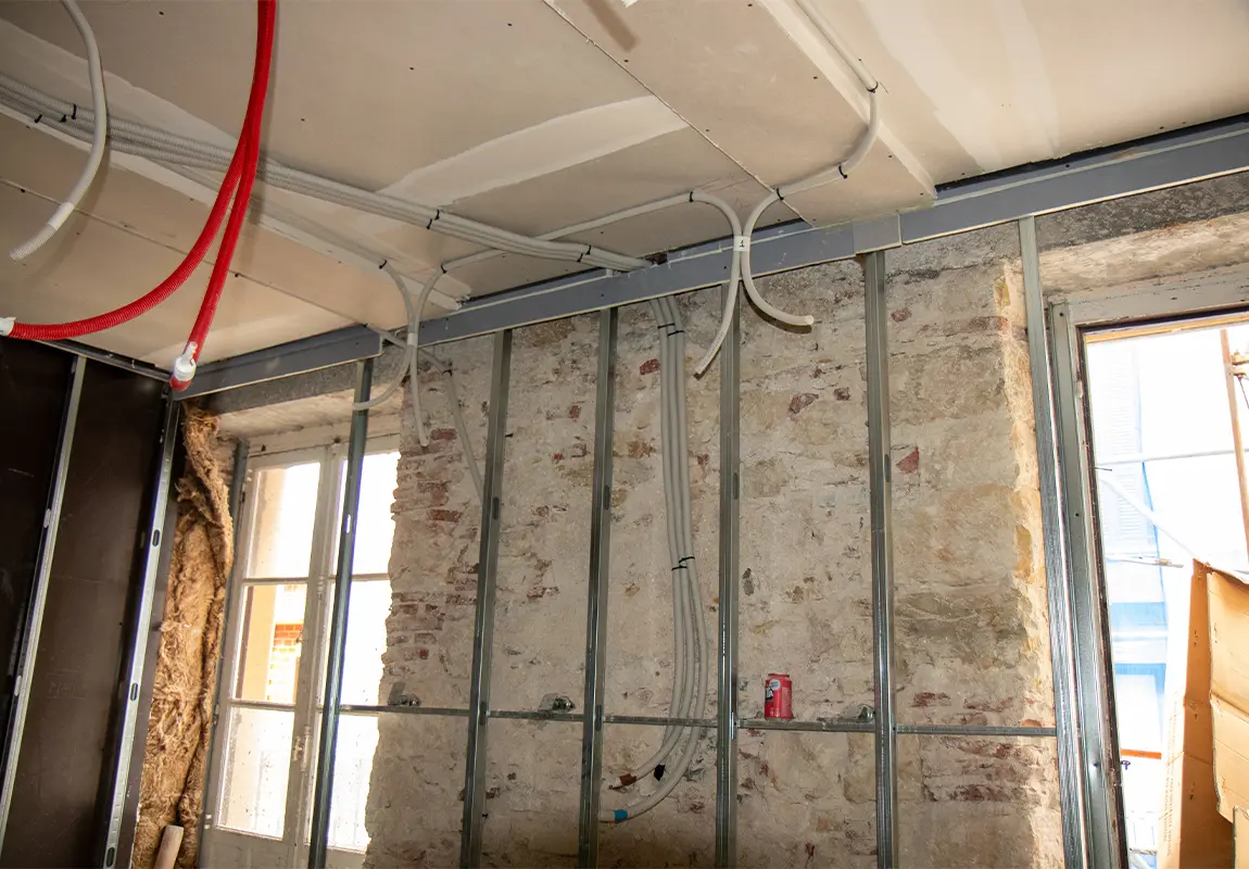 Ossature métallique pour pose de cloison sèche par ADS Rénovation